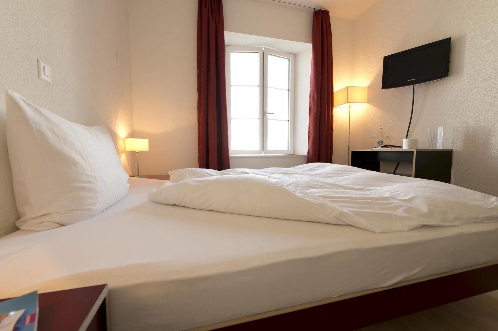 Baeren Self Check-In Hotel Solothurn Exterior photo